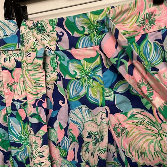 LILLY PULITZER Sri Lanka Shorts 4" Multi color tie front shorts - Picture 7 of 12